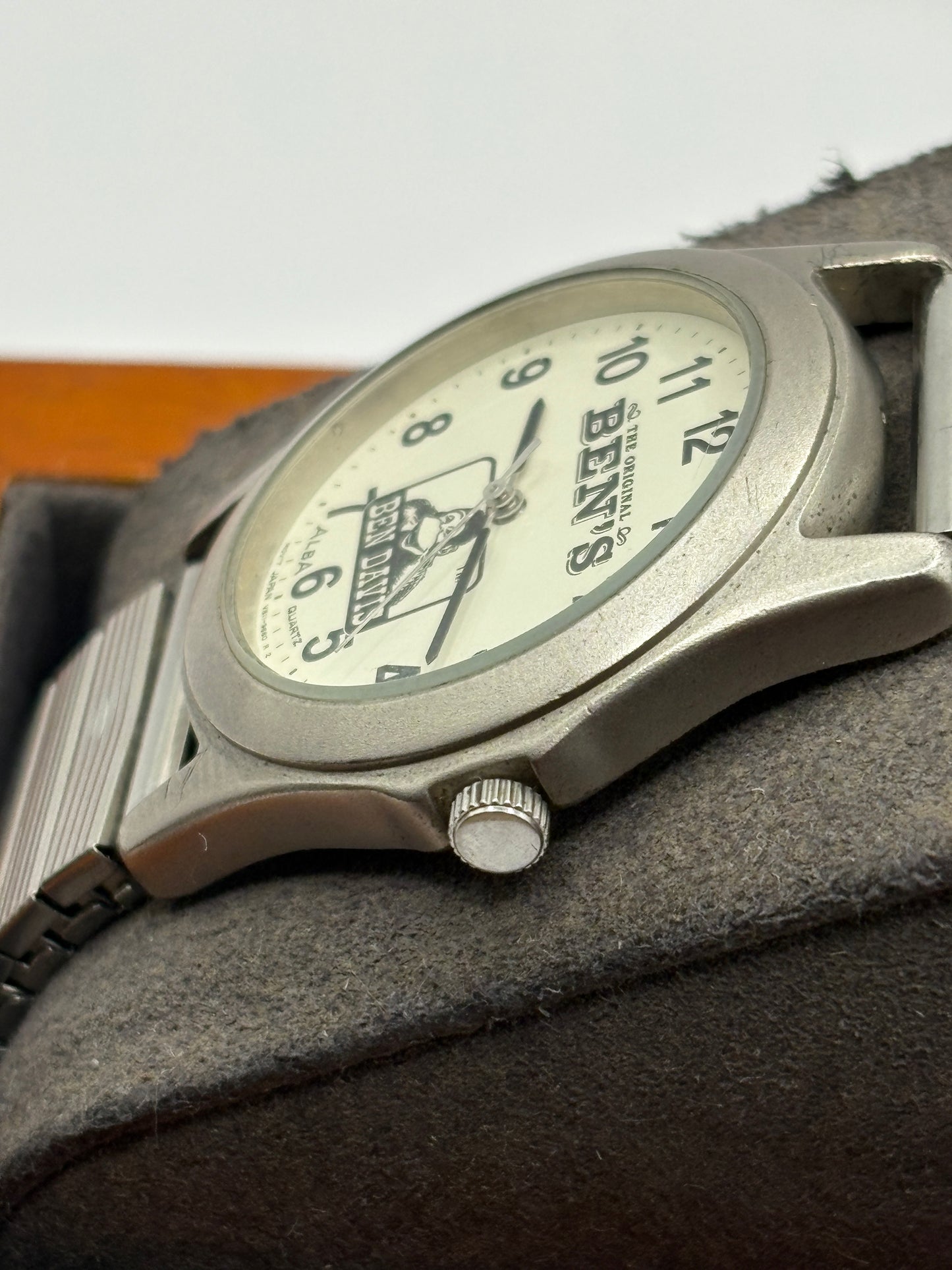 Super rare  vintage   seiko alba v811-2560