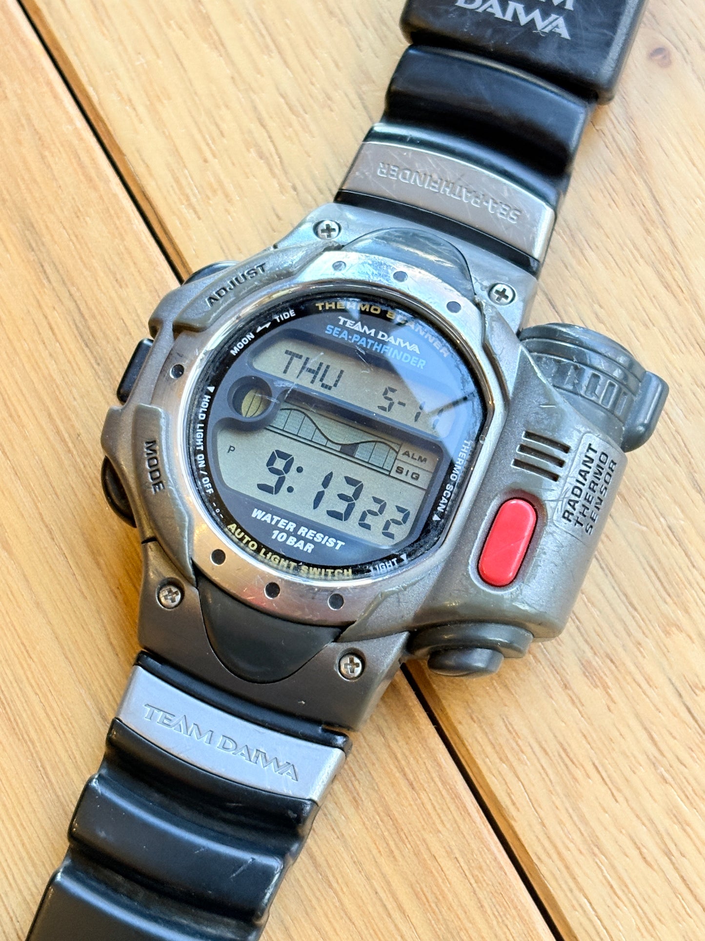 ultra  RARE Vintage 90's Casio  ×Team Daiwa PROTREK SPF-10