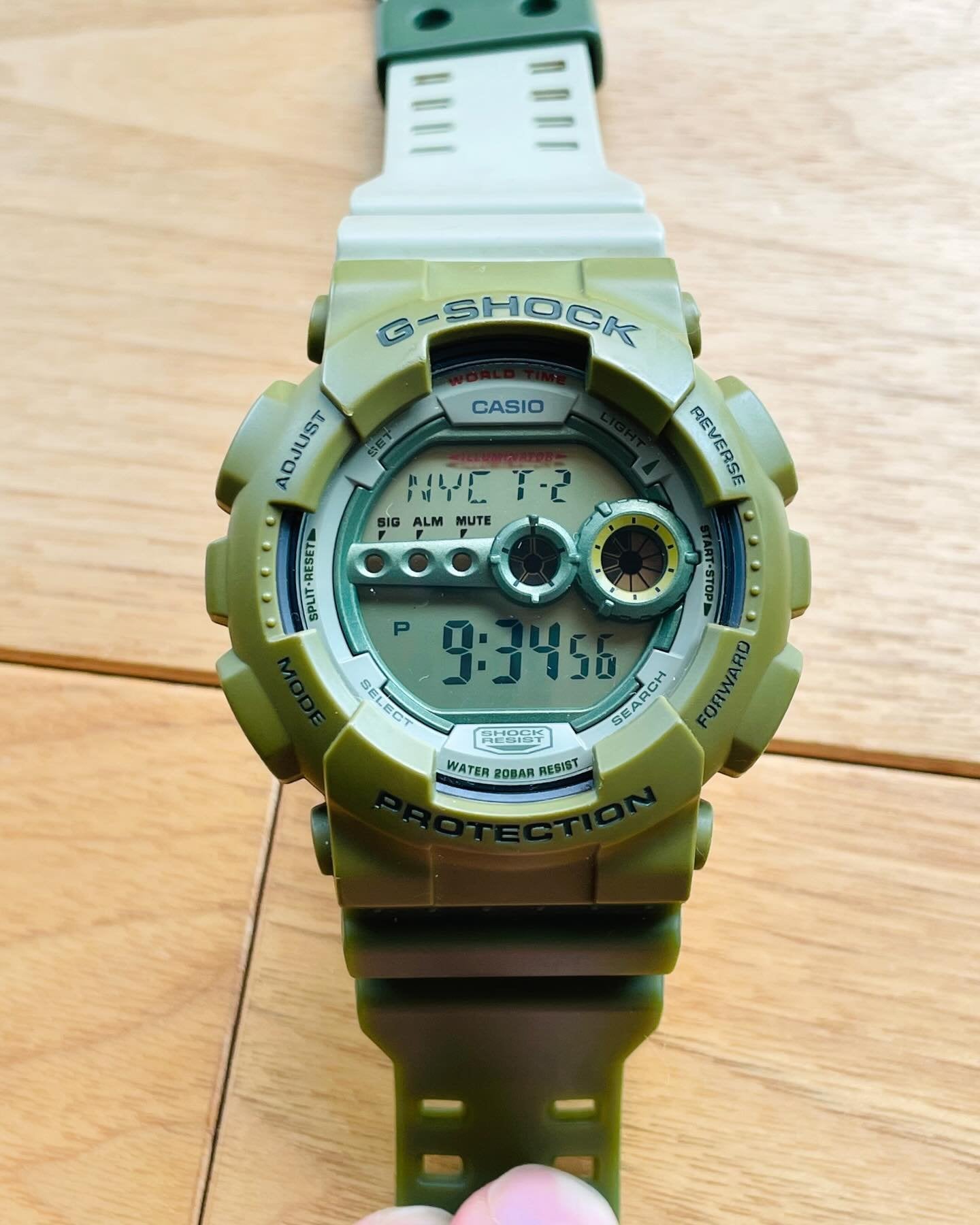 vintage casio GD-100PS collaboration  model with play set product designer Hiroshi Nakano. This