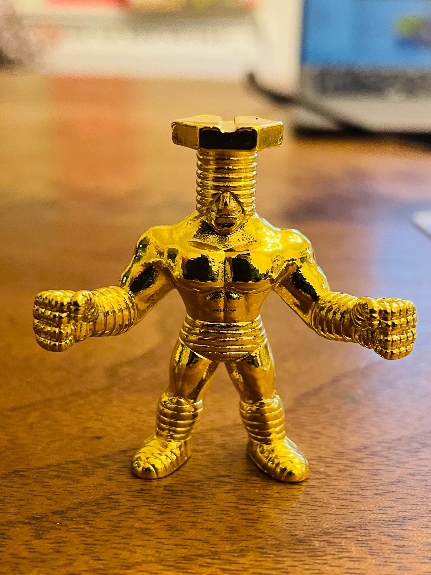 muscle man diecast　KINKESNI  SUKURYUKID GOLD
