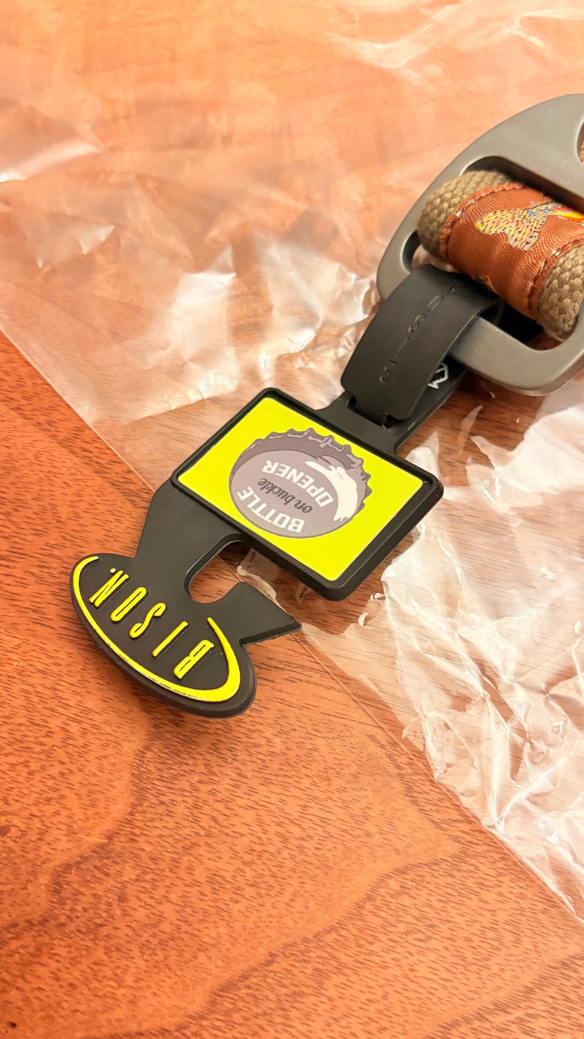 BISON Bottle-opener belt