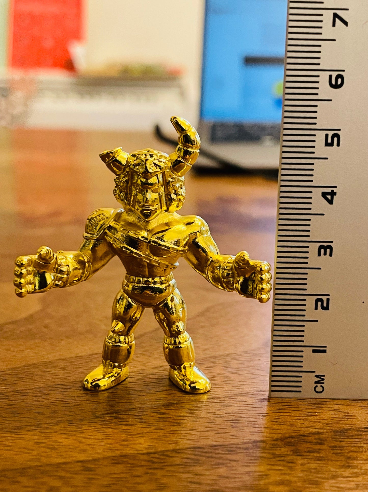 muscle man diecast　KINKESNI BAFFAROUMAN GOLD