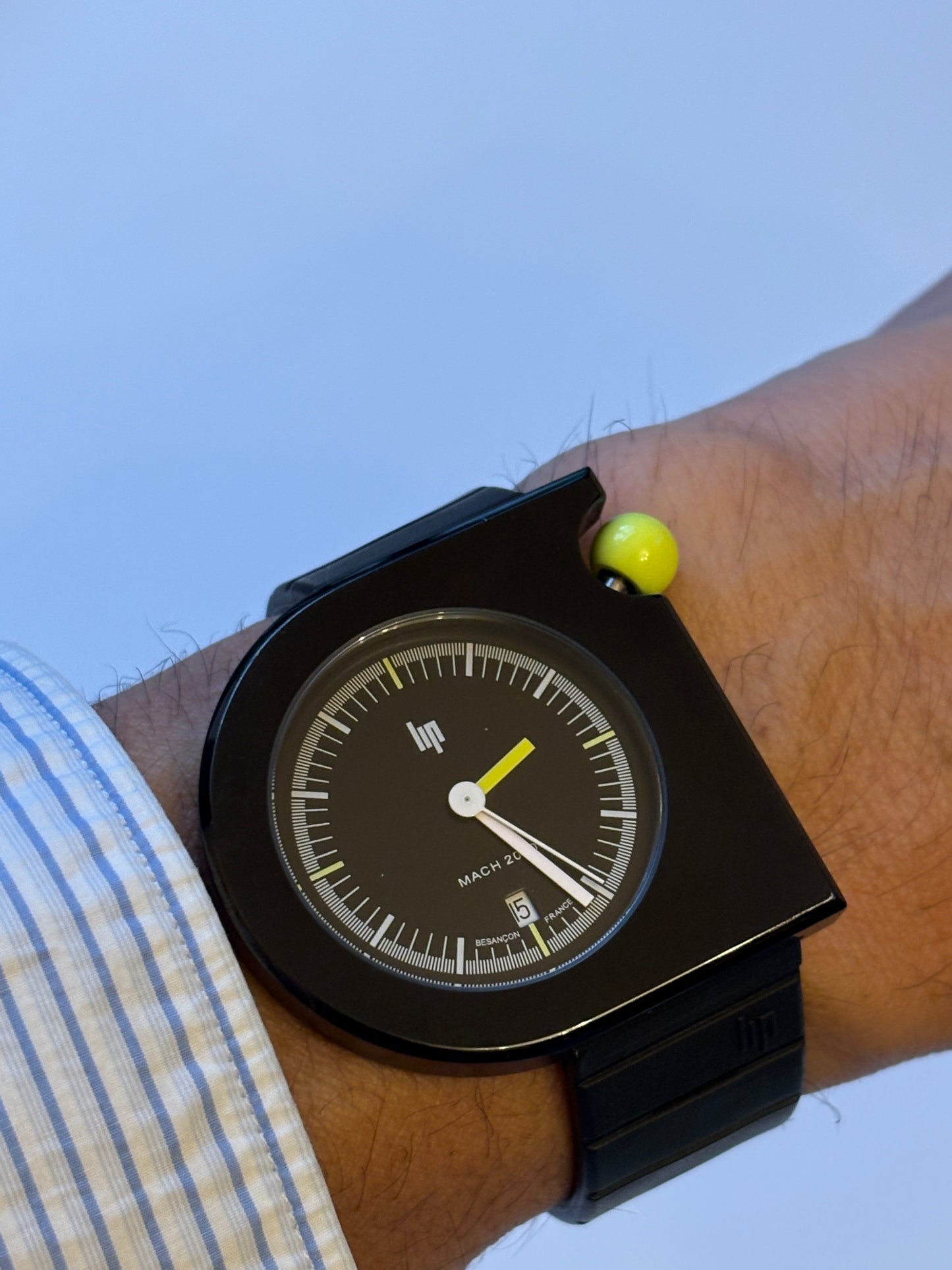 Supre rare  lip×Begin  MACH2000