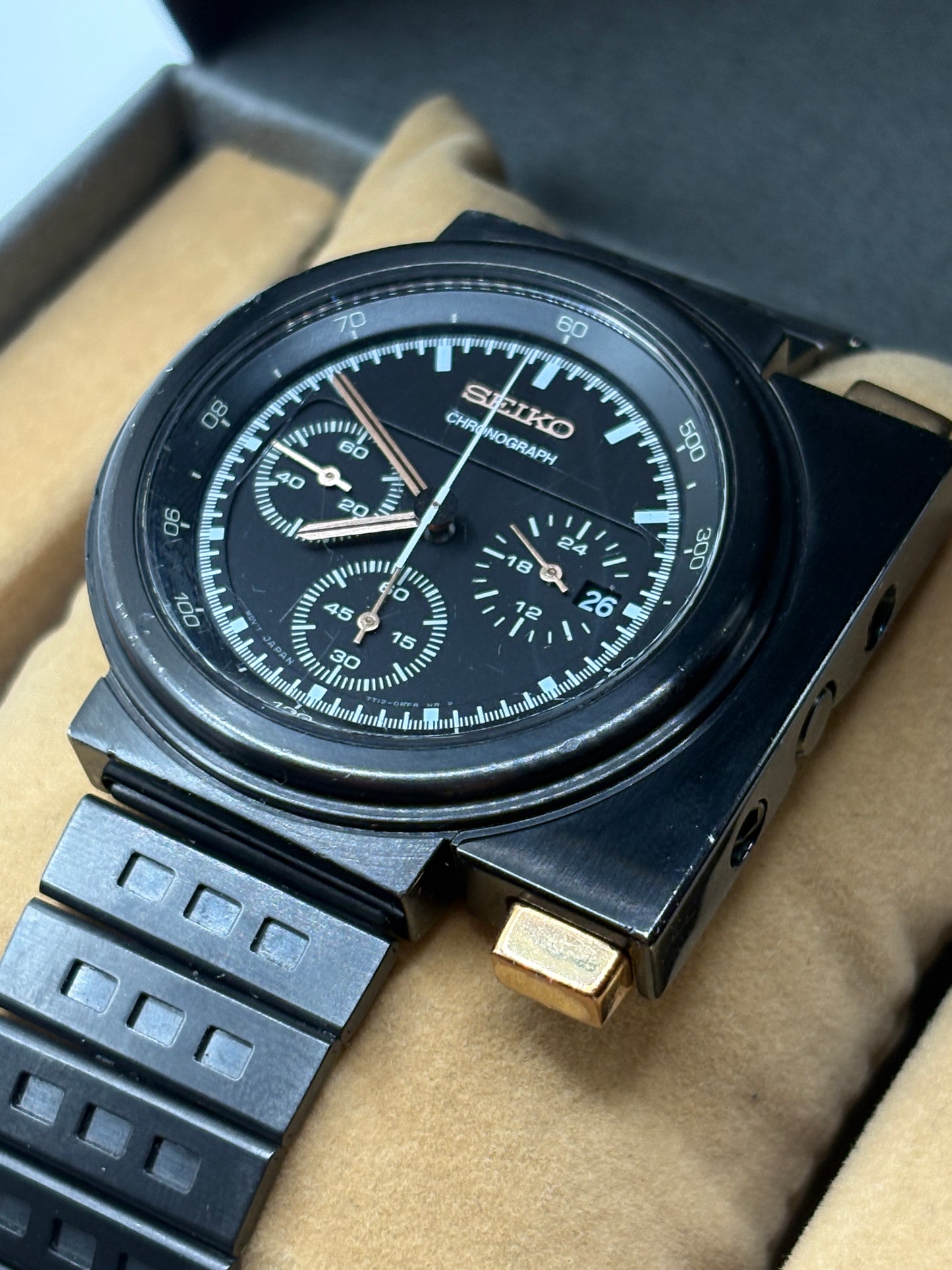 With boxUltra rare　ALIEN Limited to 2000 worldwid eseiko ×Giugiaro