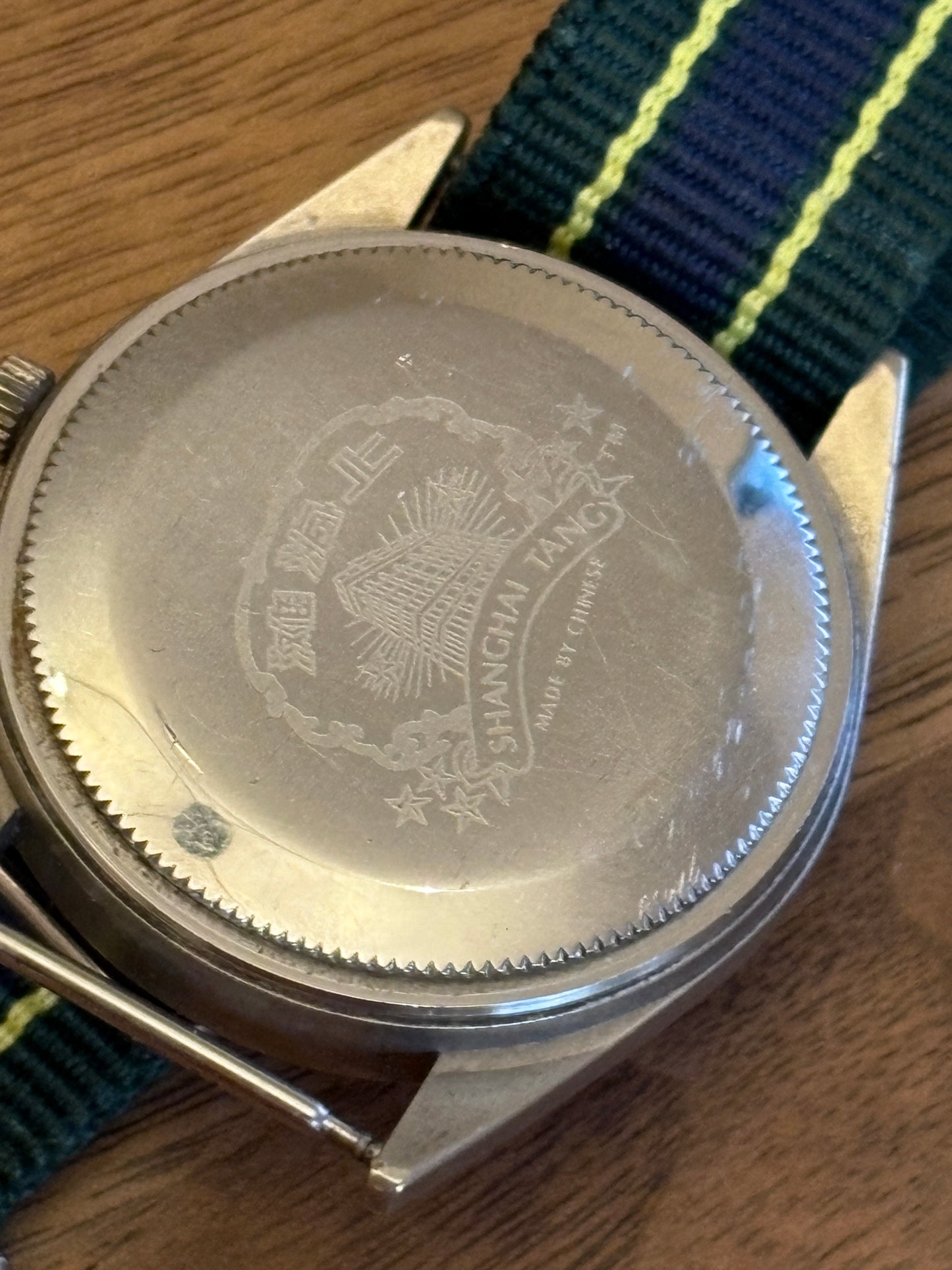 Very rare watch  Mao Zedong waving watch　 Shanghai Tang