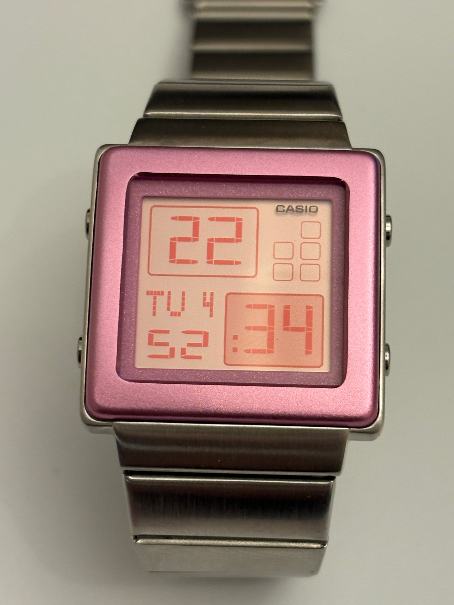Super rare vintage 90s casio LA-2000