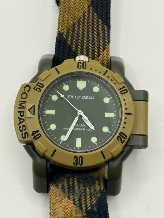 Super rare  90s　SEIKO alba V701-1X10