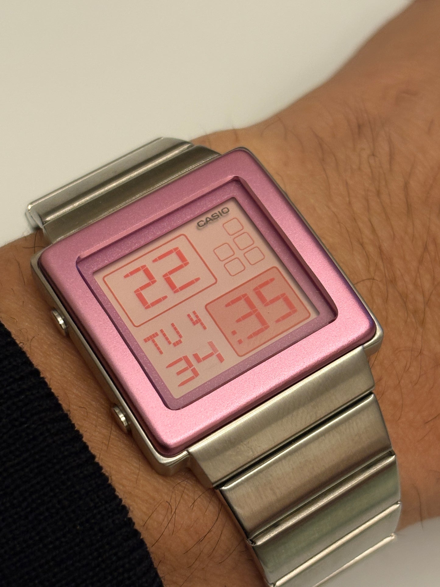 Super rare vintage 90s casio LA-2000