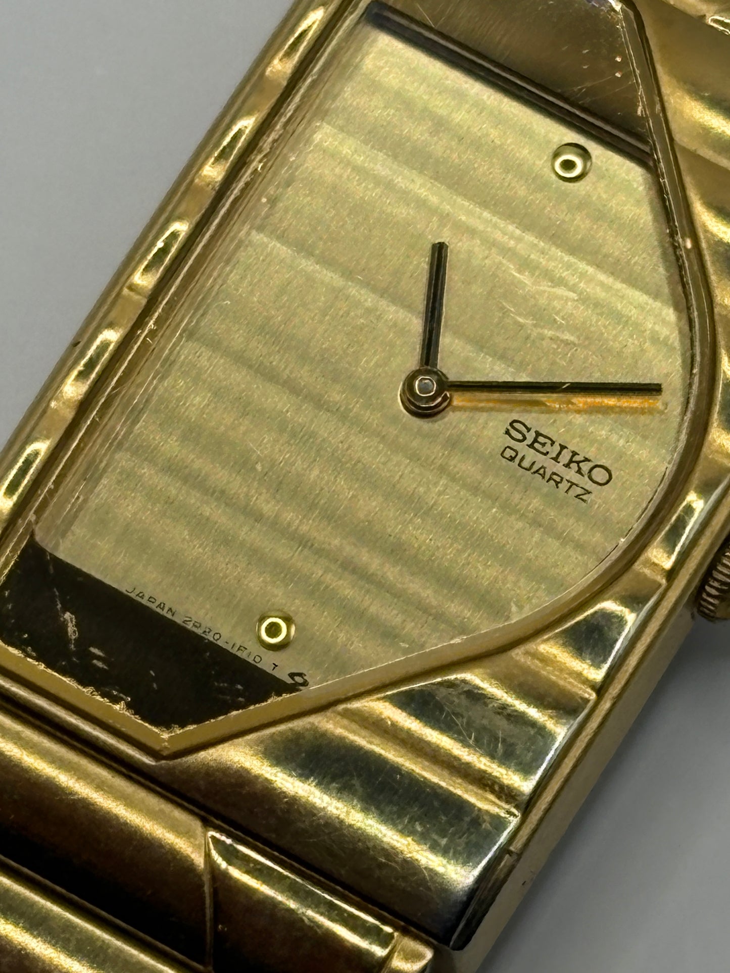Super rare 80s vintage  SEIKO Half Moon2P20-K10