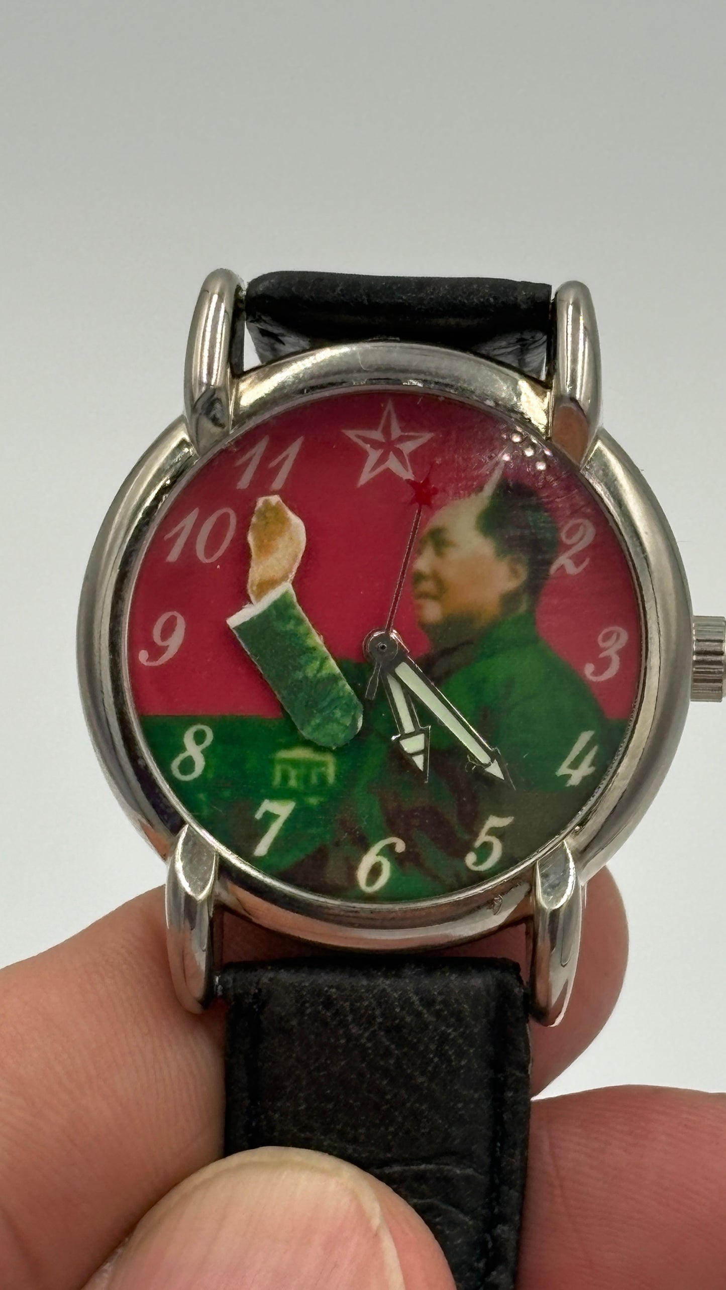 ① Very rare watch  Mao Zedong waving watch　