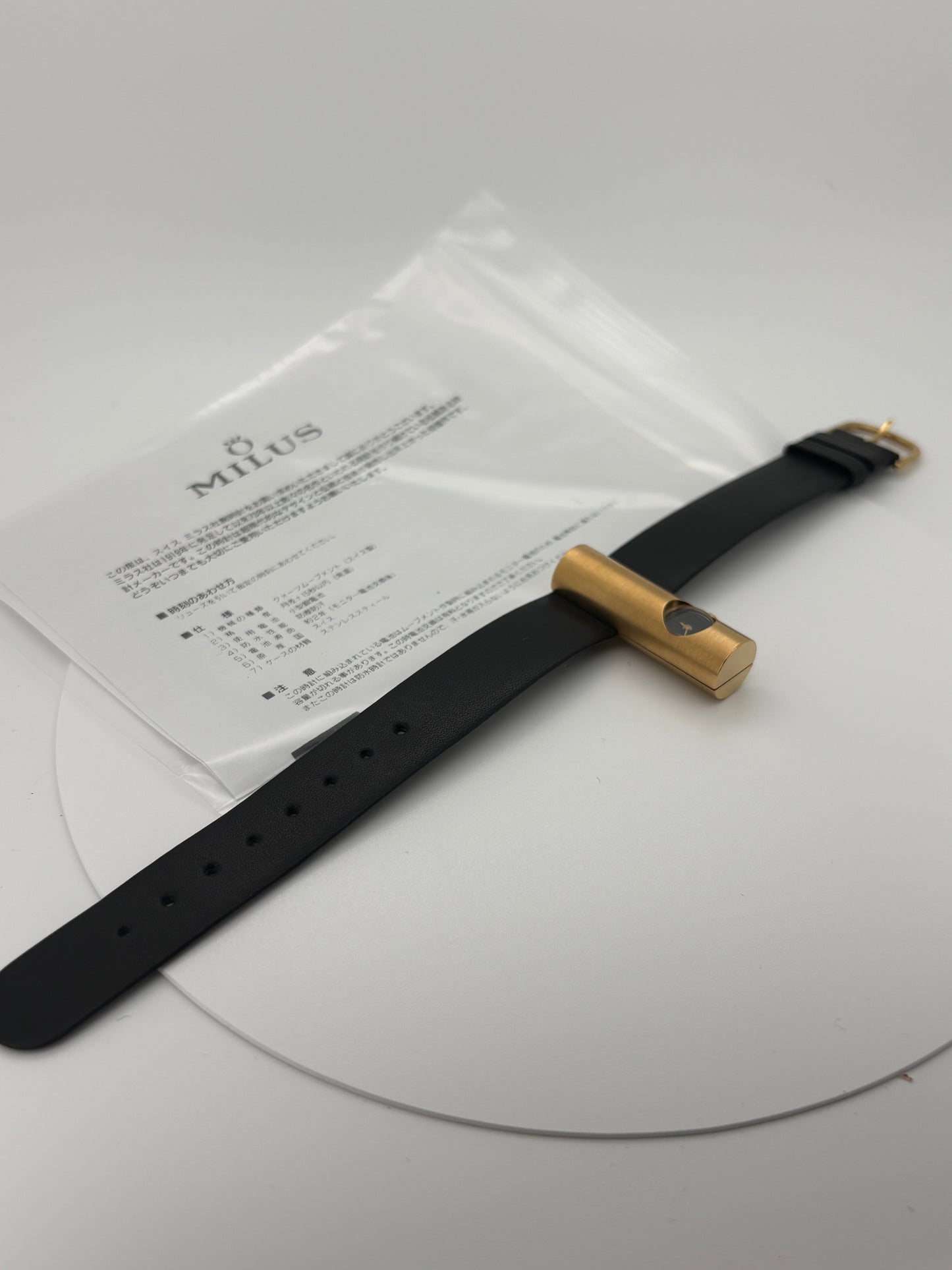 Unued Swiss Made  vintage MILUS TRIBU　