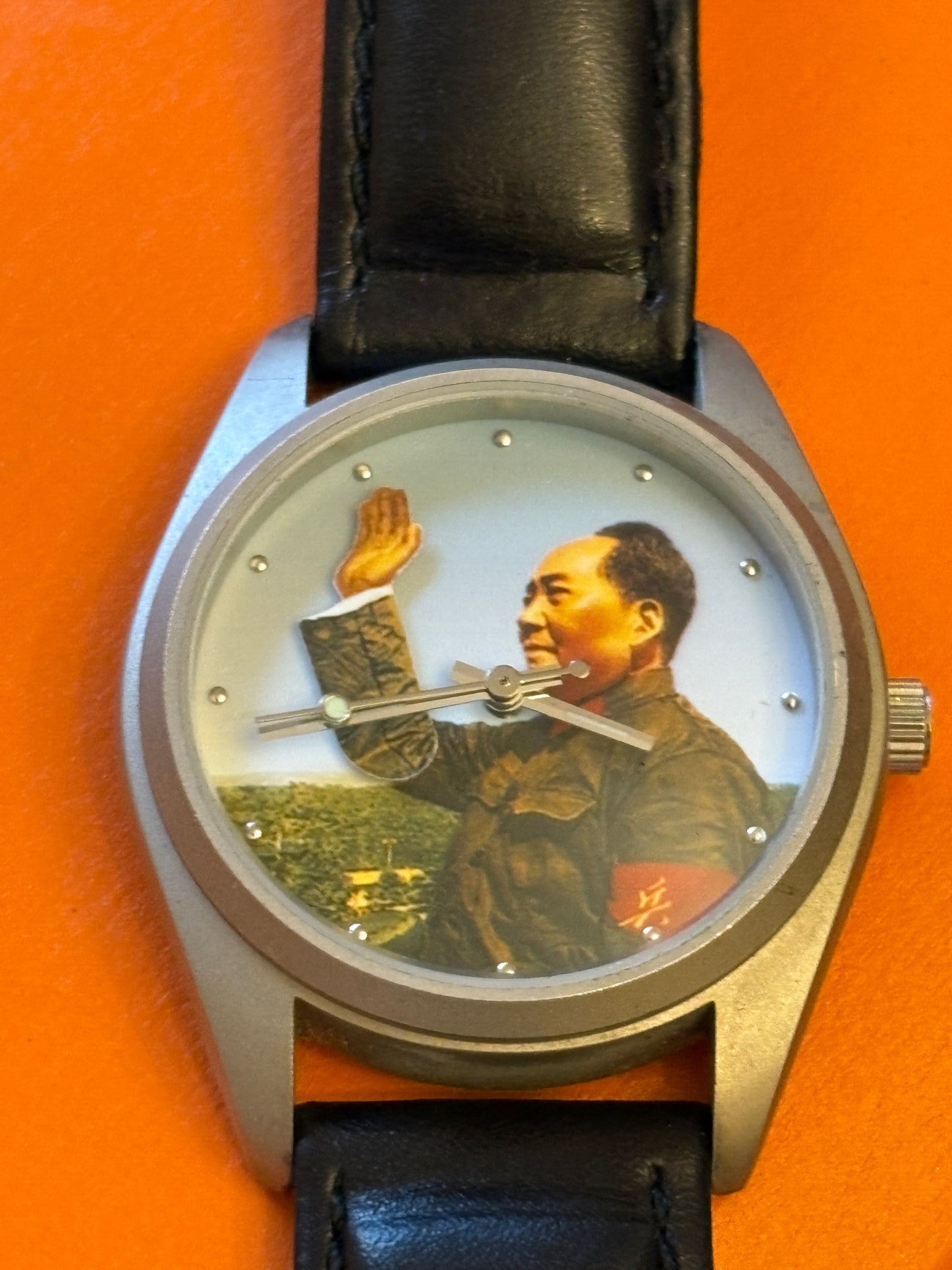 Unused WITH　BOX　 very rare watch  Mao Zedong waving watch　 Shanghai Tang