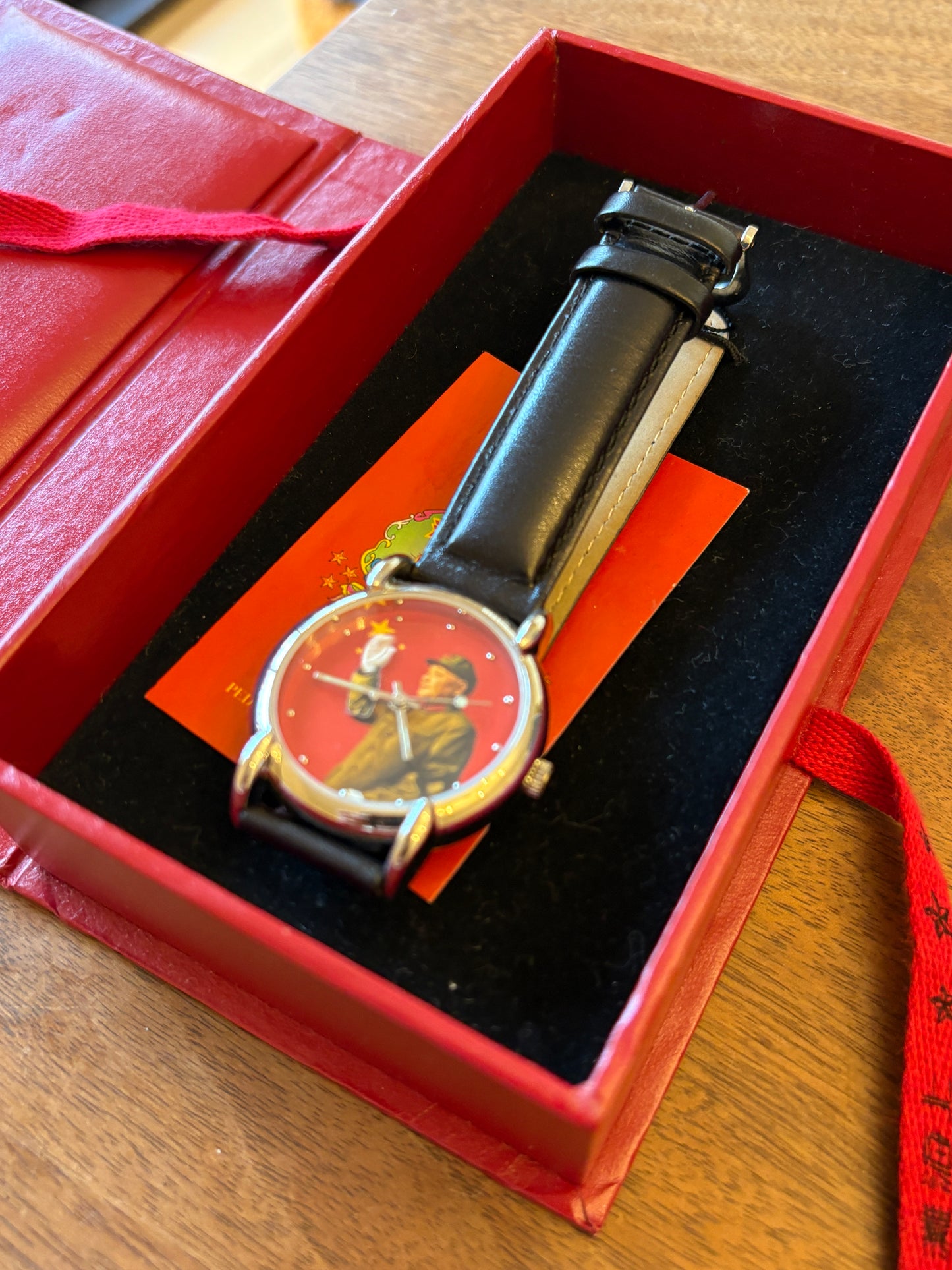 Unused WITH　BOX　 very rare watch Deng Xiaoping waving watch　 Shanghai Tang  Mao Zedong