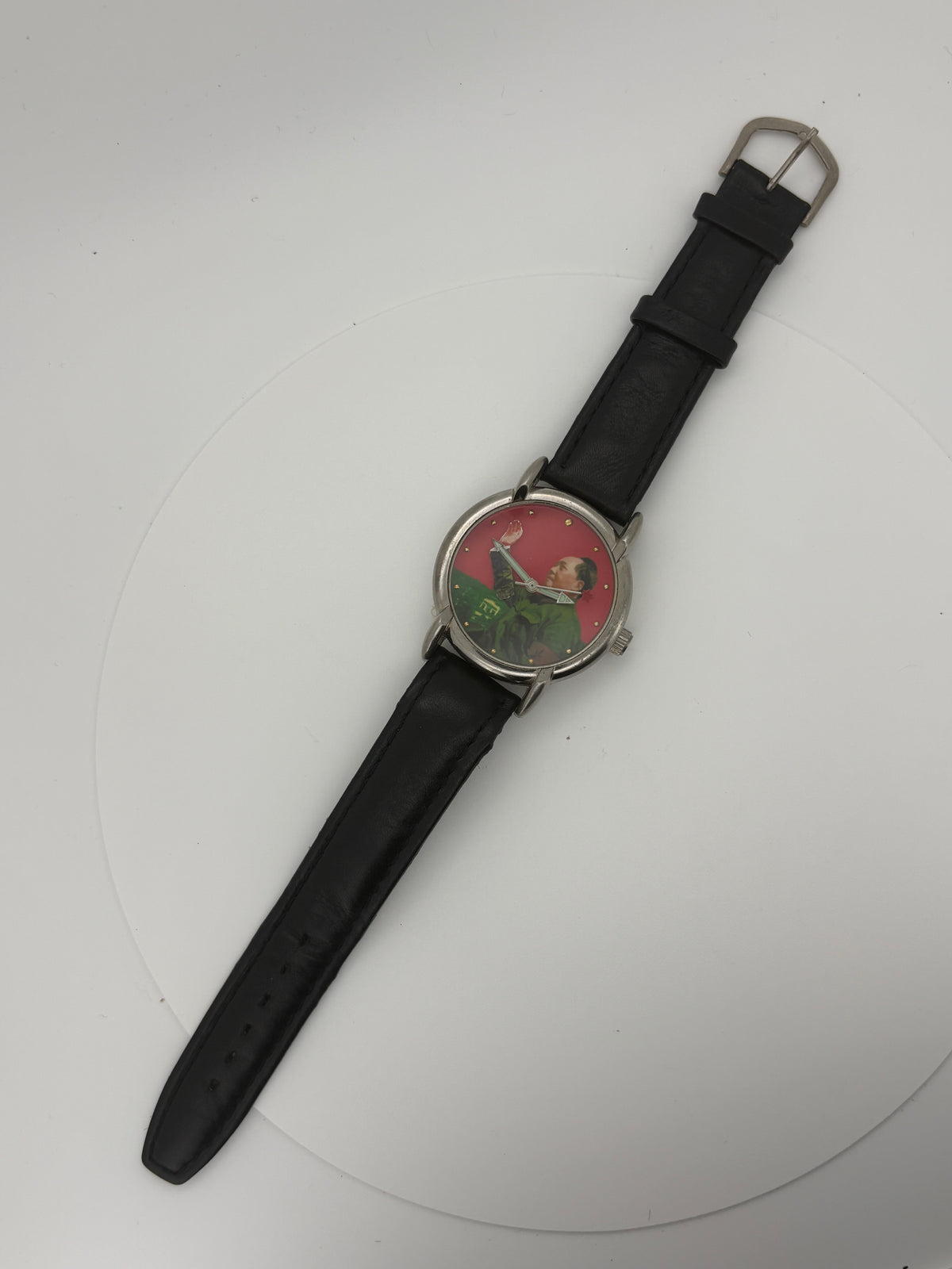 Mao Zedong waving watch　