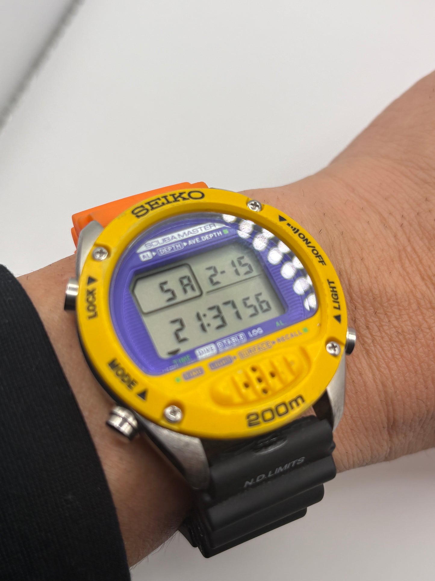 Ultra  rare   90s SEIKO  M705-5A0A