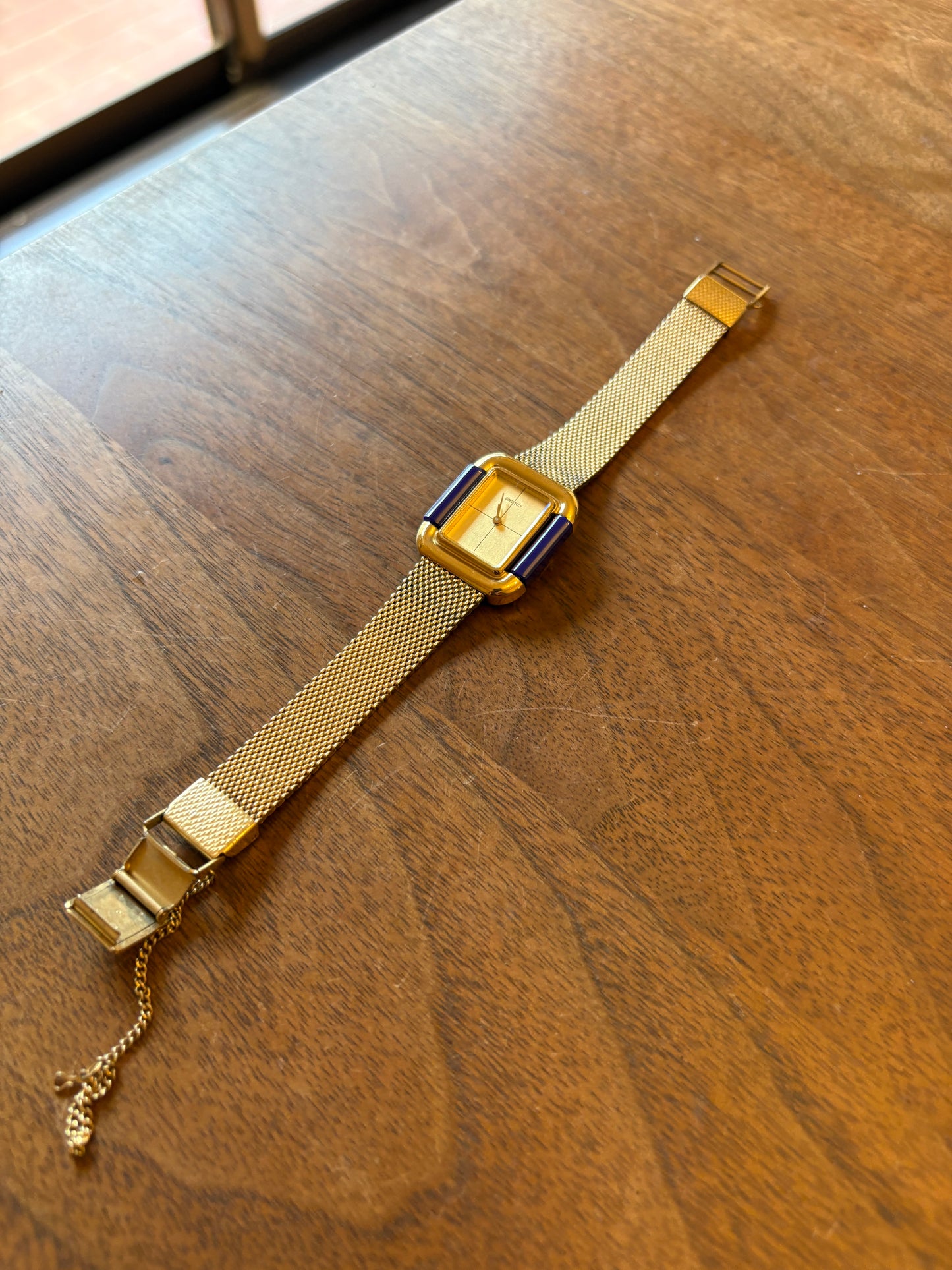 Super rare  Hidden Crown 1719-3070 70s Vintage Watch in Gold