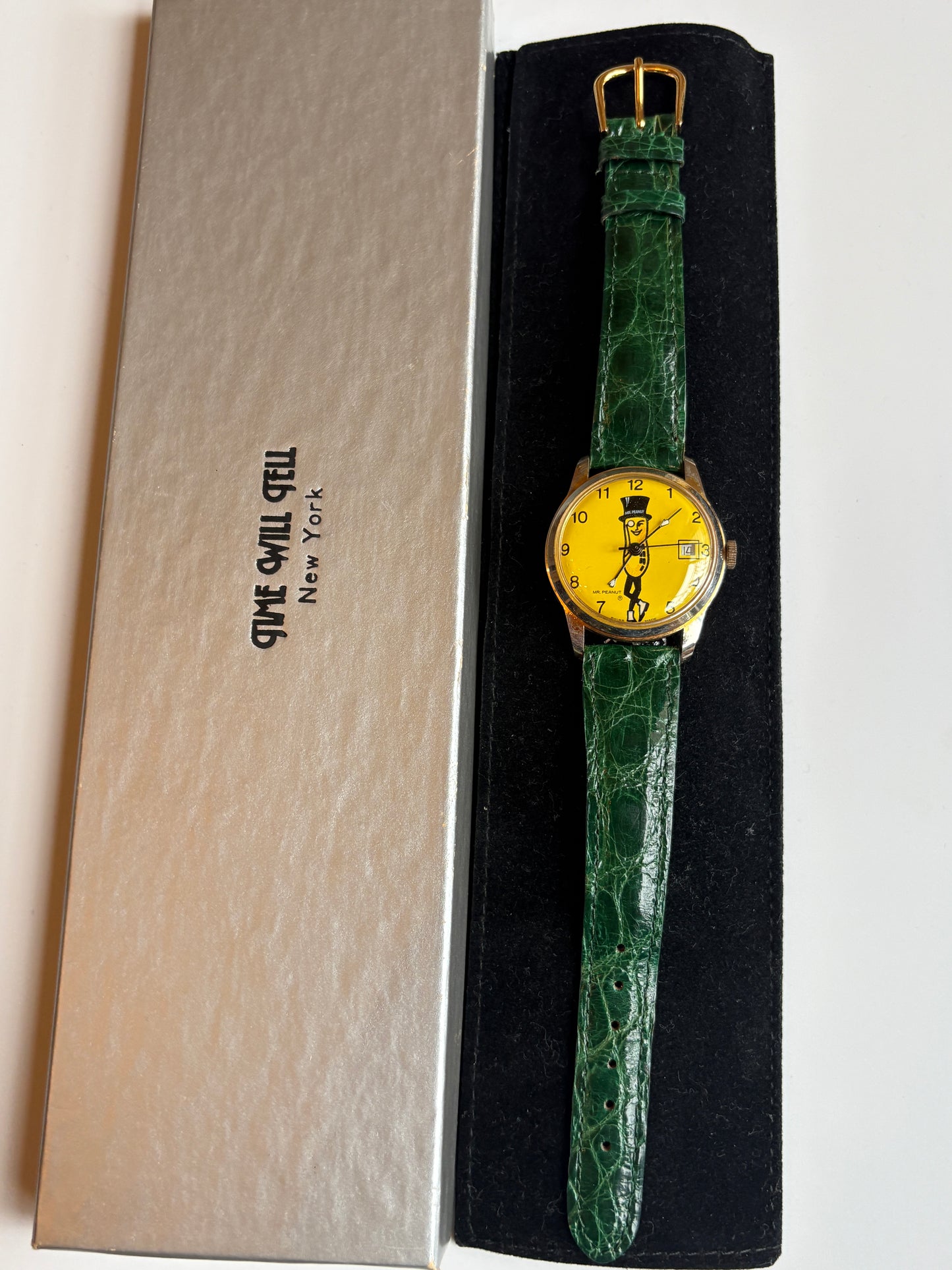 Super  rare 1960s vintage Mr. Peanut, hand-wound watch