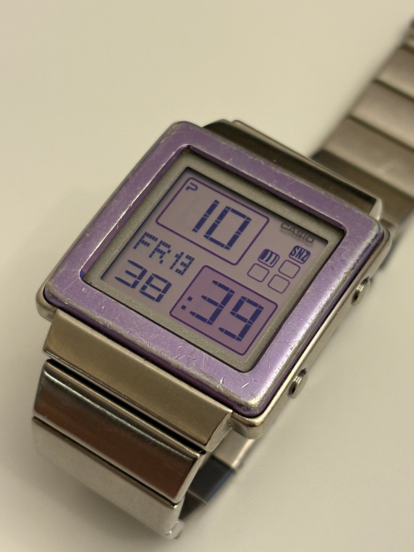 Super rare vintage 90s casio LA-2000