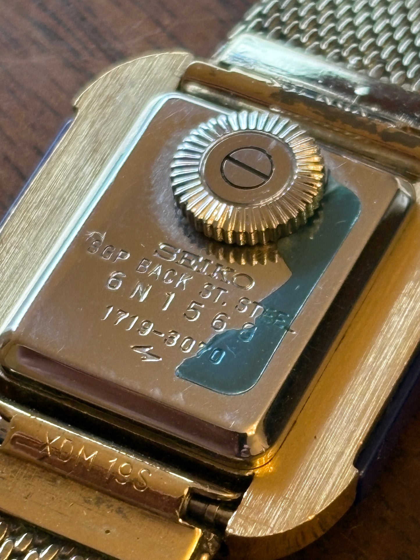 Super rare  Hidden Crown 1719-3070 70s Vintage Watch in Gold