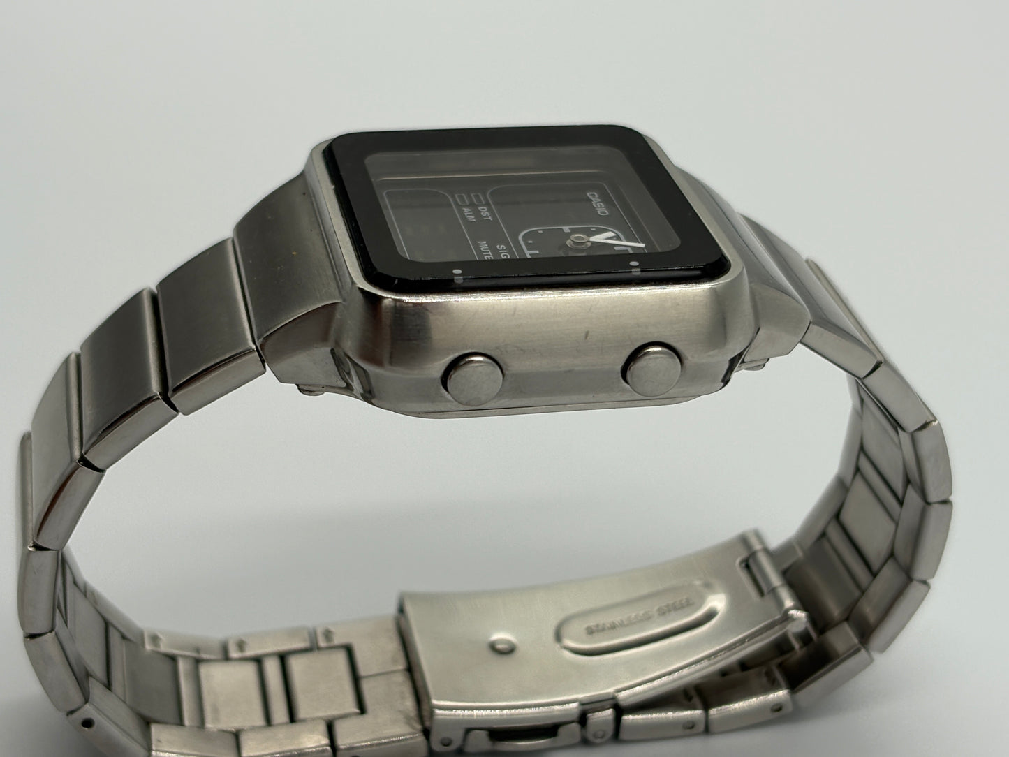 Super rarevintage 90s casio LAQ-2000D
