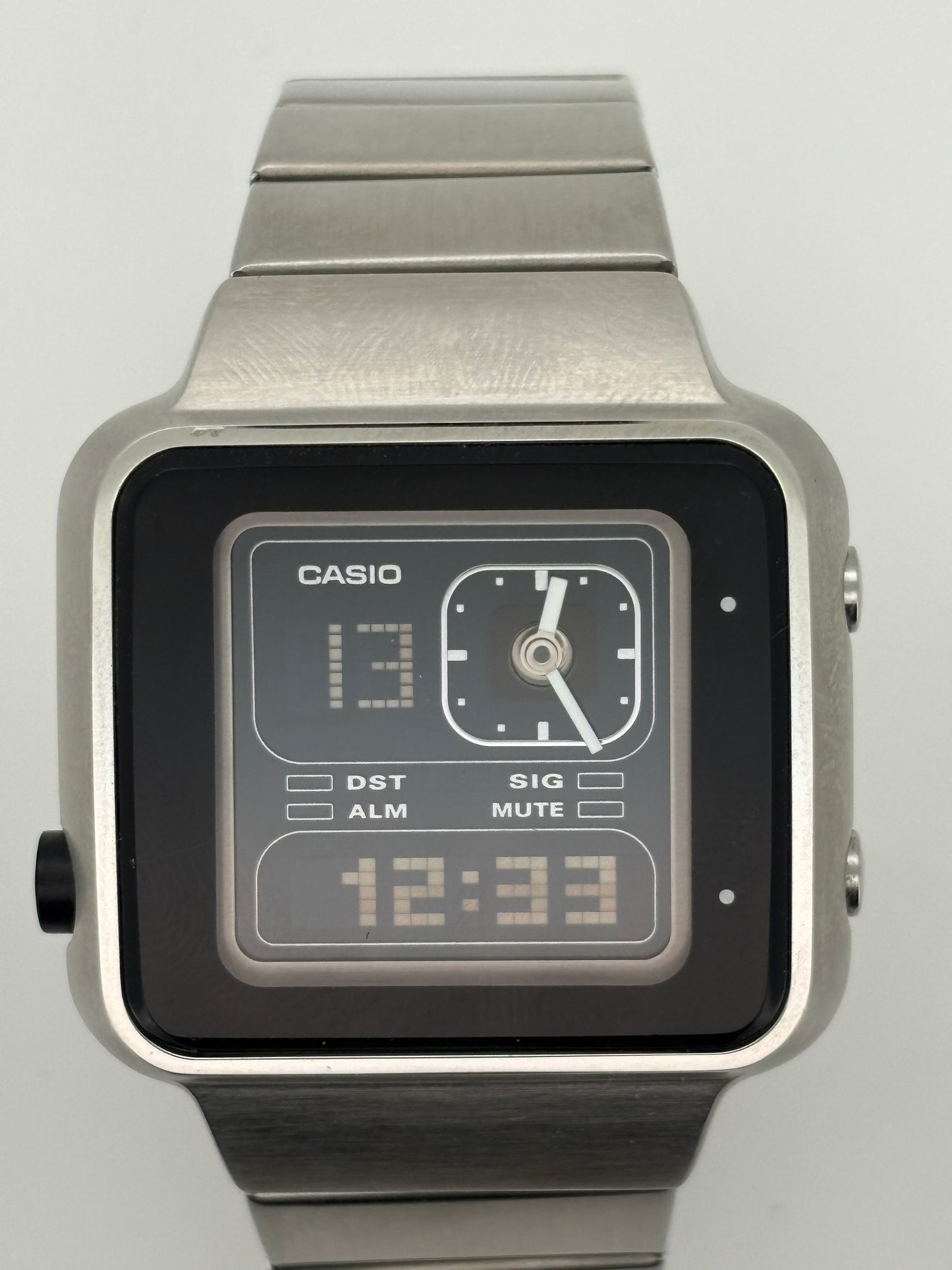 With Box 90s casio LAQ-2000D