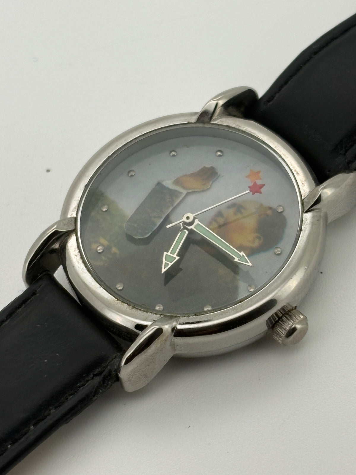 Mao Zedong waving watch　