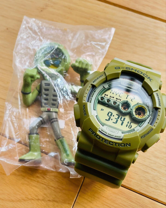 vintage casio GD-100PS collaboration  model with play set product designer Hiroshi Nakano. This