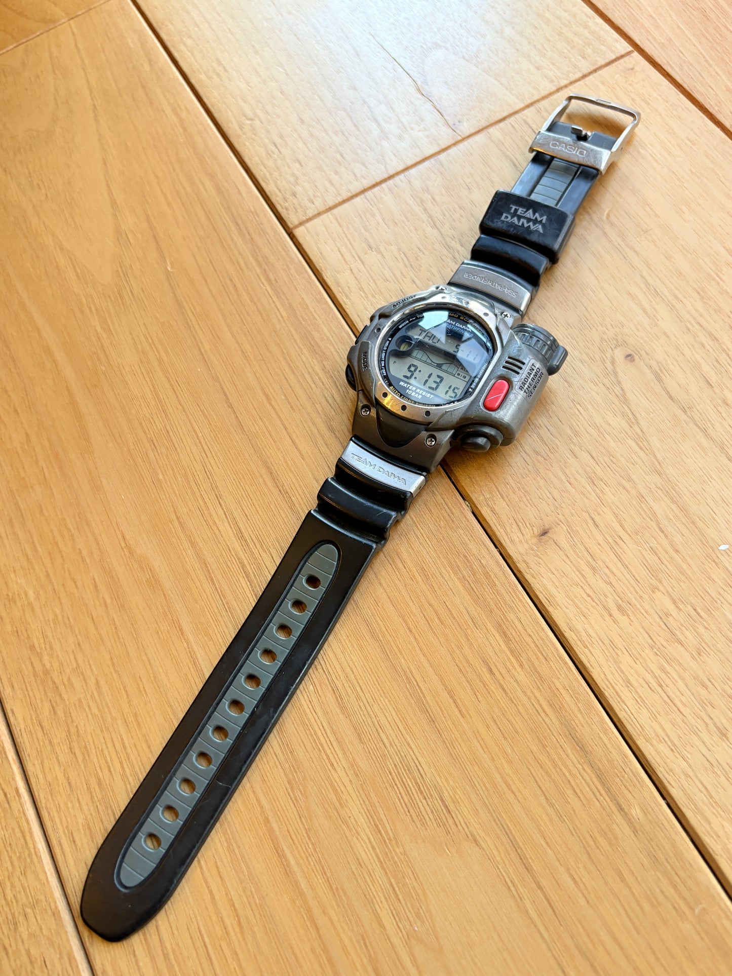 ultra  RARE Vintage 90's Casio  ×Team Daiwa PROTREK SPF-10