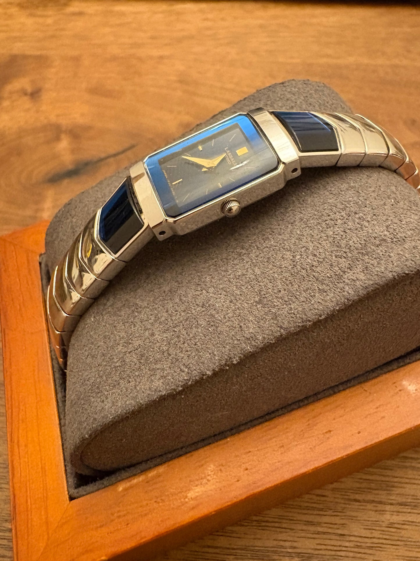 Ultra super rare 90s vintage seiko LASSALE 1F20-6C70