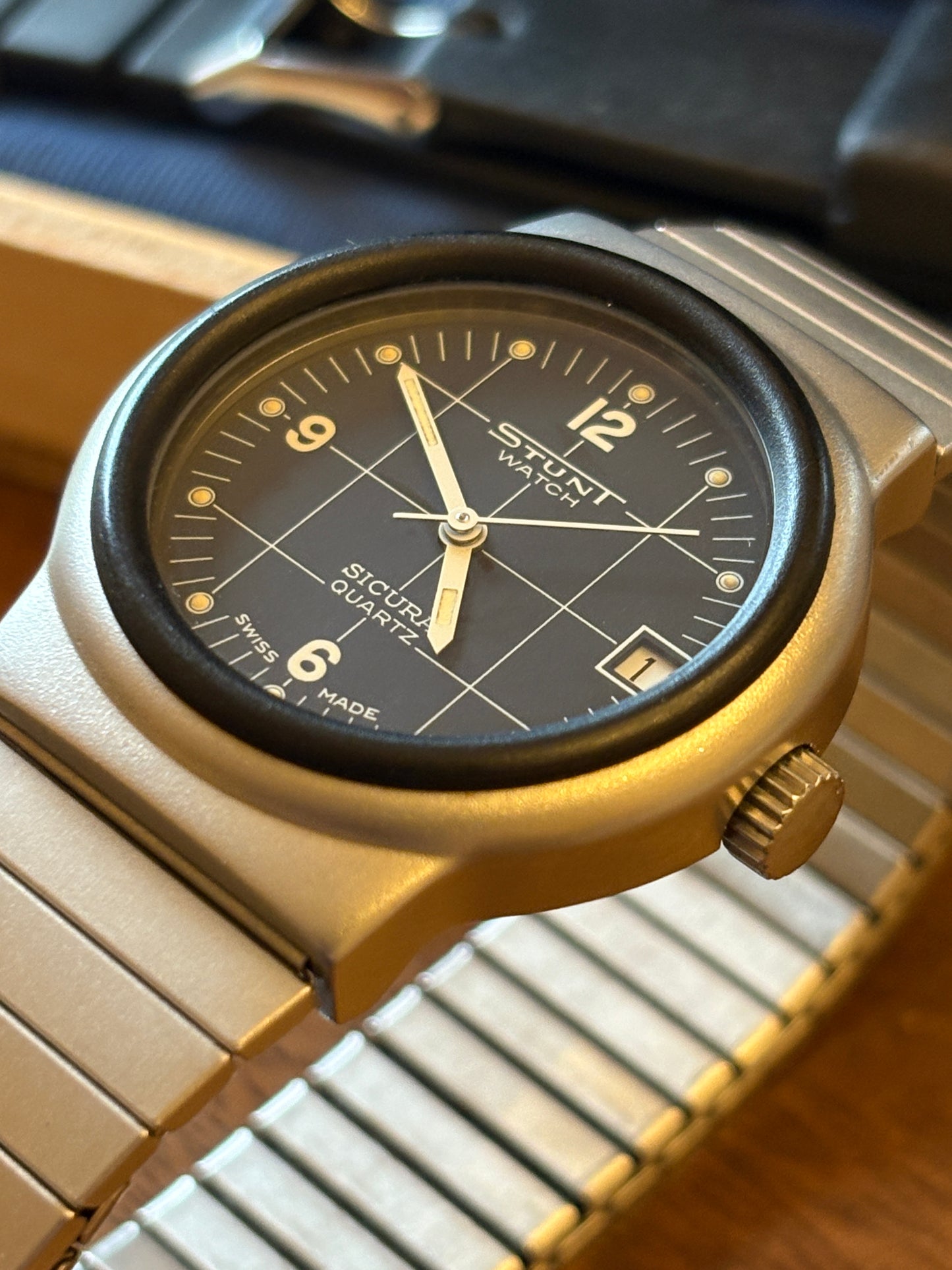 super rare　80s vintage  sicura　STUNT WATCH 8500　SWISS　MADE