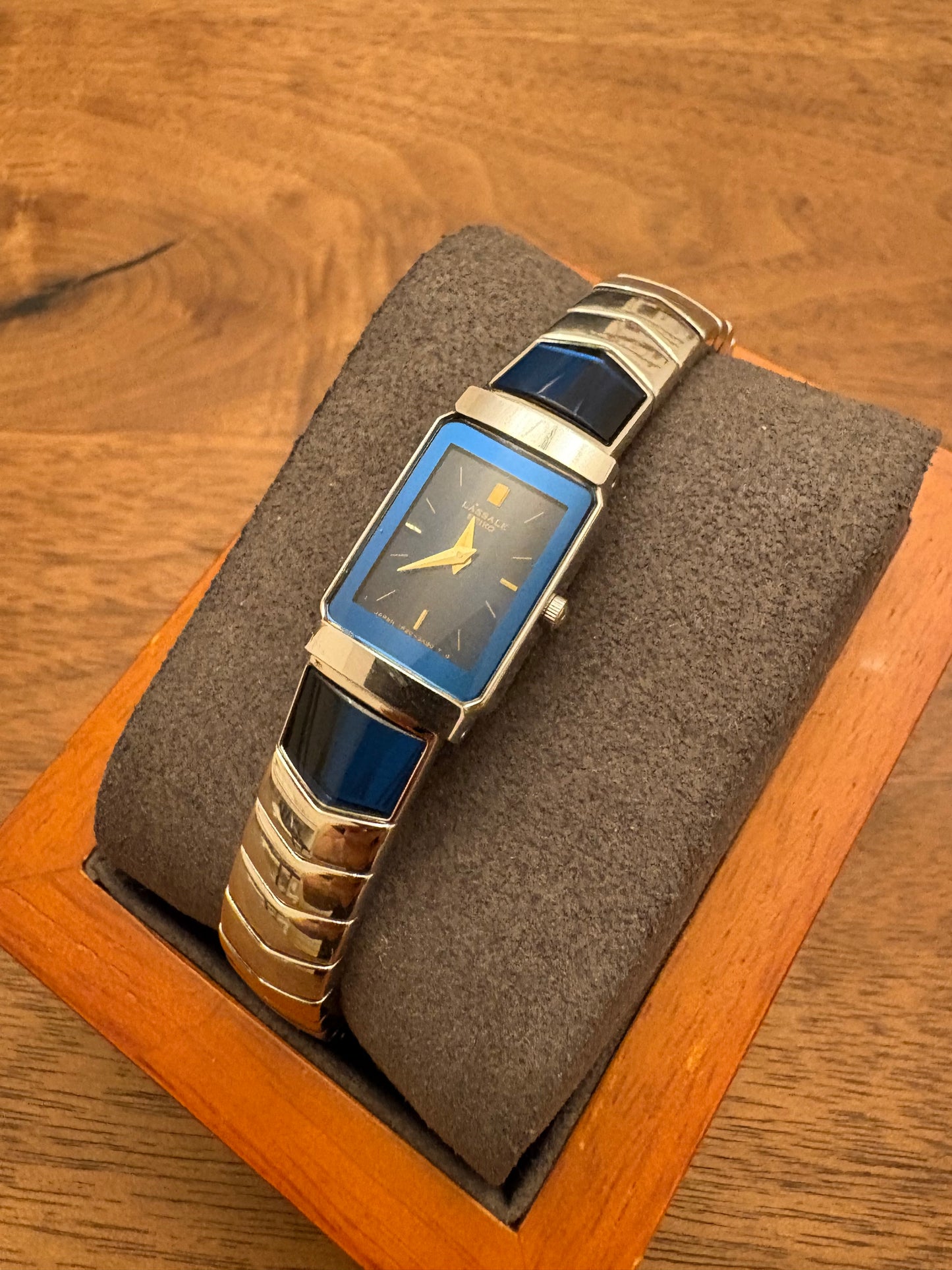 Ultra super rare 90s vintage seiko LASSALE 1F20-6C70