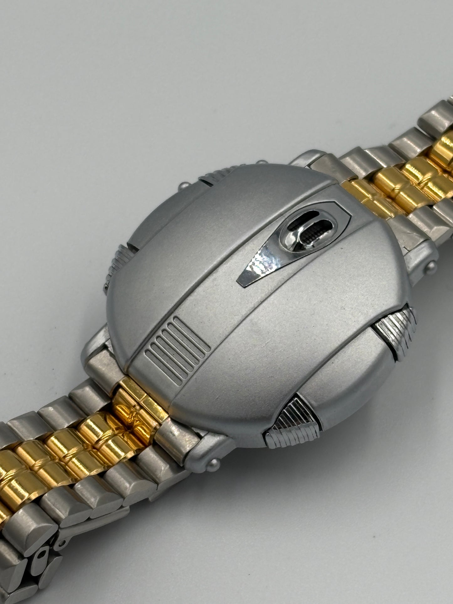 super rare   Designed by Reiji Matsumoto  80s SEIKO Ｙ825-4010